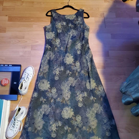Beautiful vintage floral gown - Picture 4 of 6
